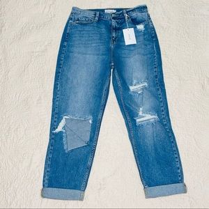 NWT Cello Distressed Boyfriend Jean Size 11